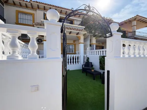 Town House Of 75 M² In Punta Prima, Spain