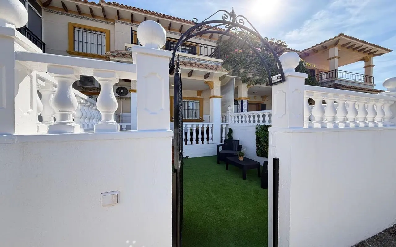 Town House Of 75 M² In Punta Prima, Spain