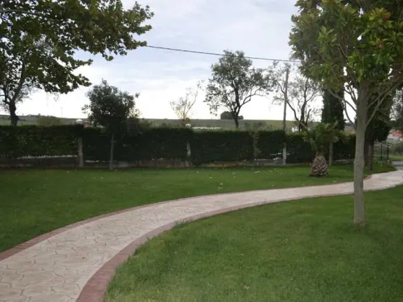 3-bedroom Detached House In Katerini, Greece (378 M²)