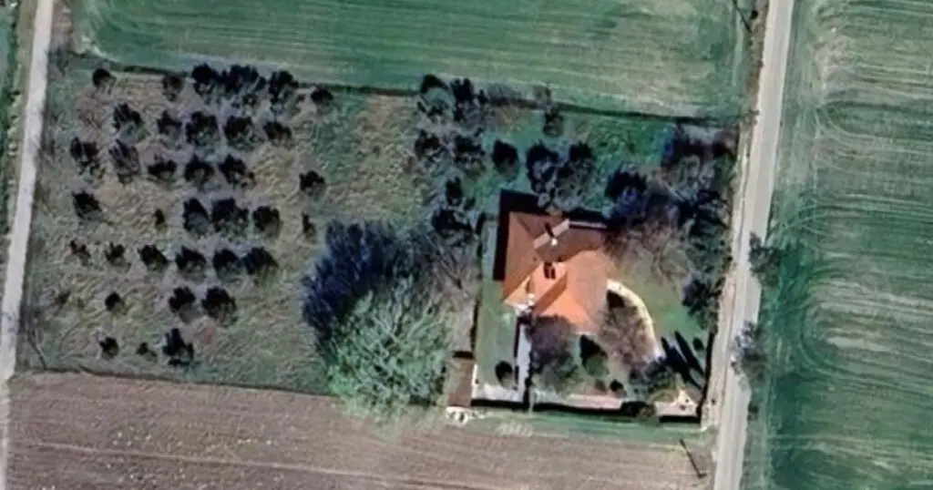 Detached House Of 378 M² With Olympic Coast In Olympic Coast