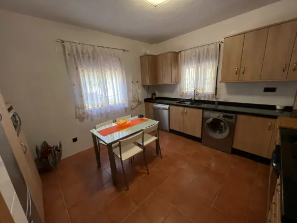 Detached House Of 160 M² With Features In Fuencaliente, Spain
