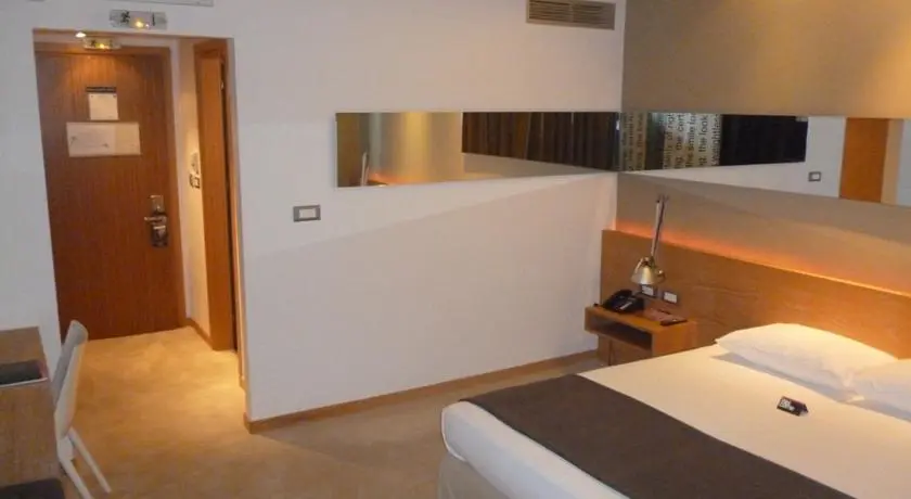 Hotel Of 100 M² With Rooms In Xanthi