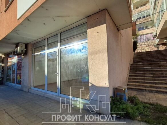 Shop Of 60 M² With A Convenient Location In Akatsiya Quarter, Veliko Tarnovo