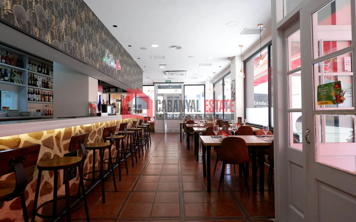 Commercial Premises Of 154 M² In Port De Sagunt, Spain