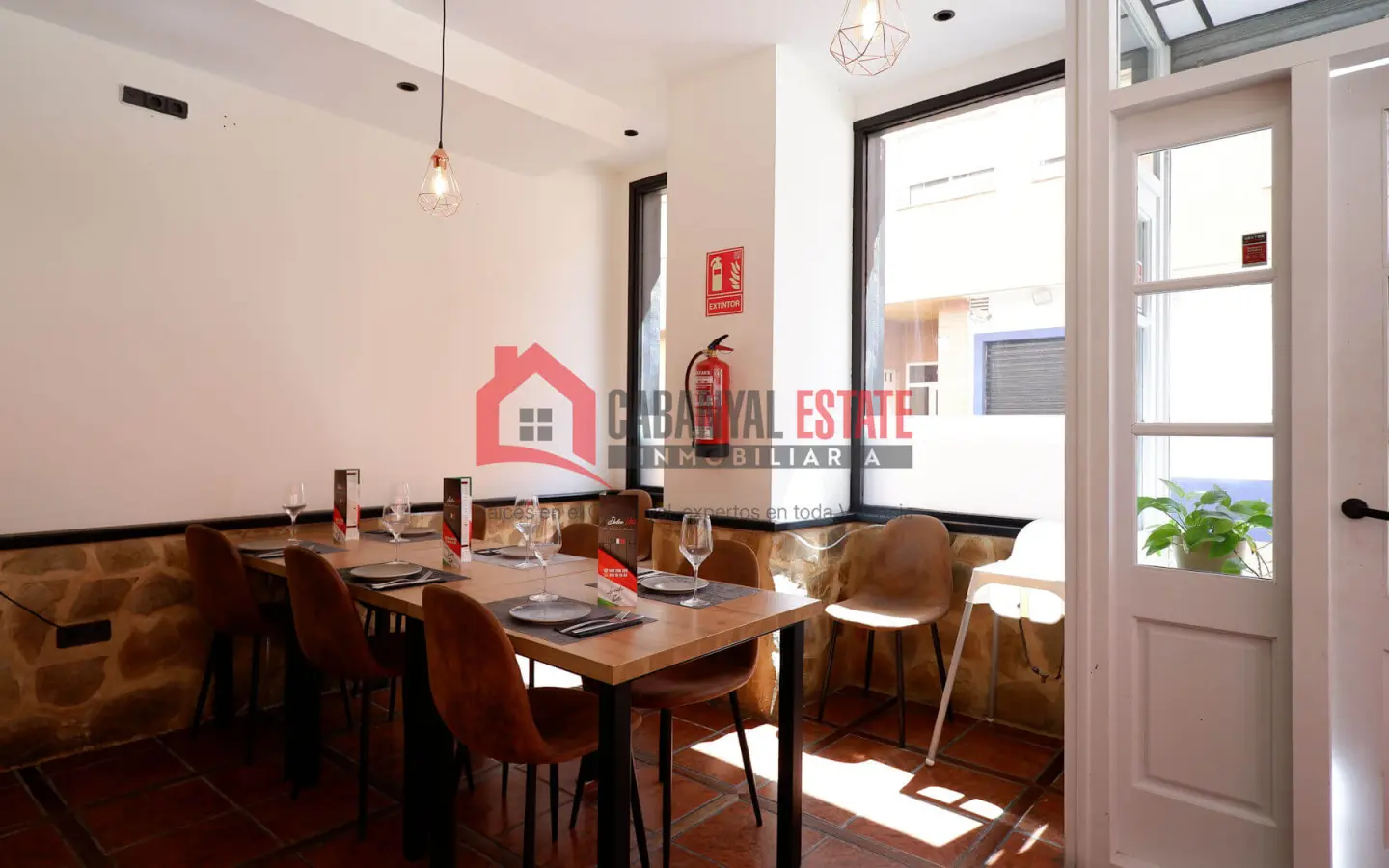 Commercial Premises Of 154 M² In Port De Sagunt, Spain