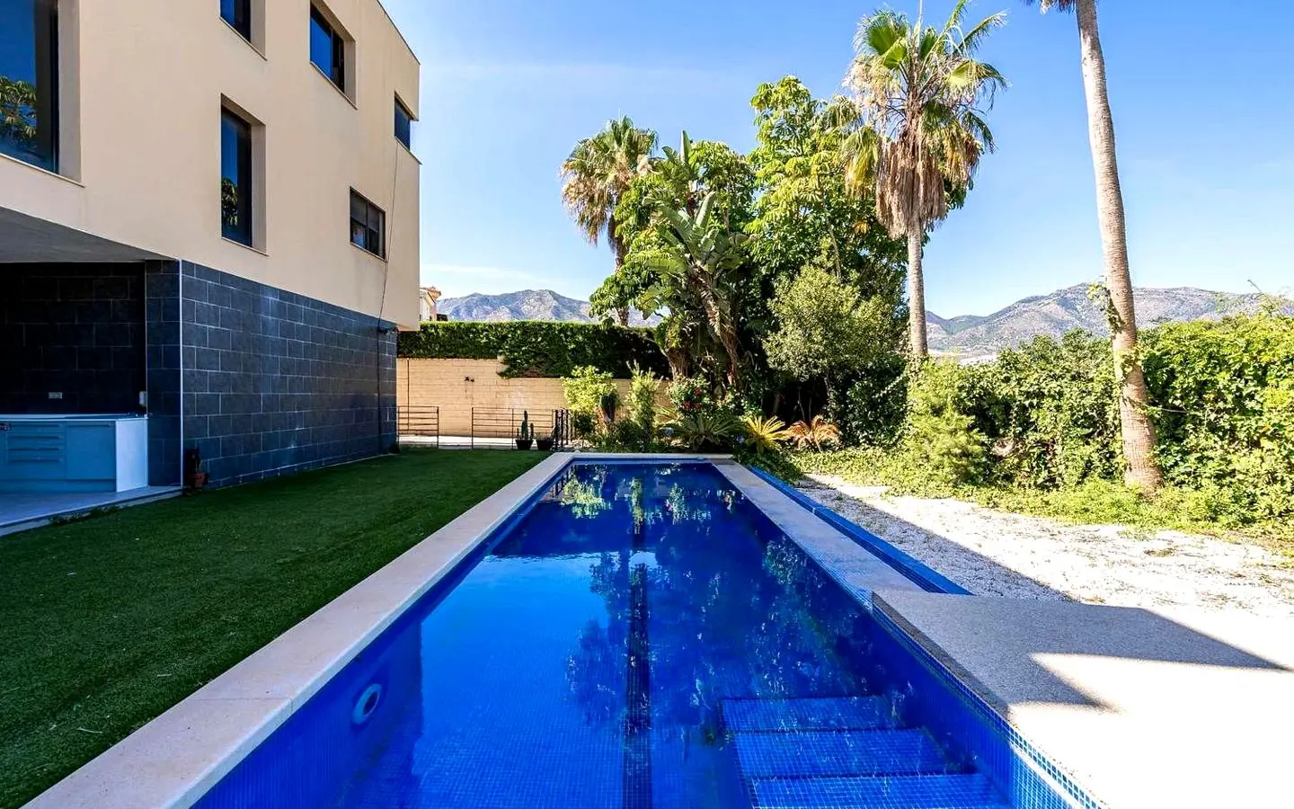 5-bedroom Villa In Mijas, Spain (443 M²)