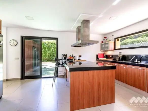 5-bedroom Villa In Mijas, Spain (443 M²)