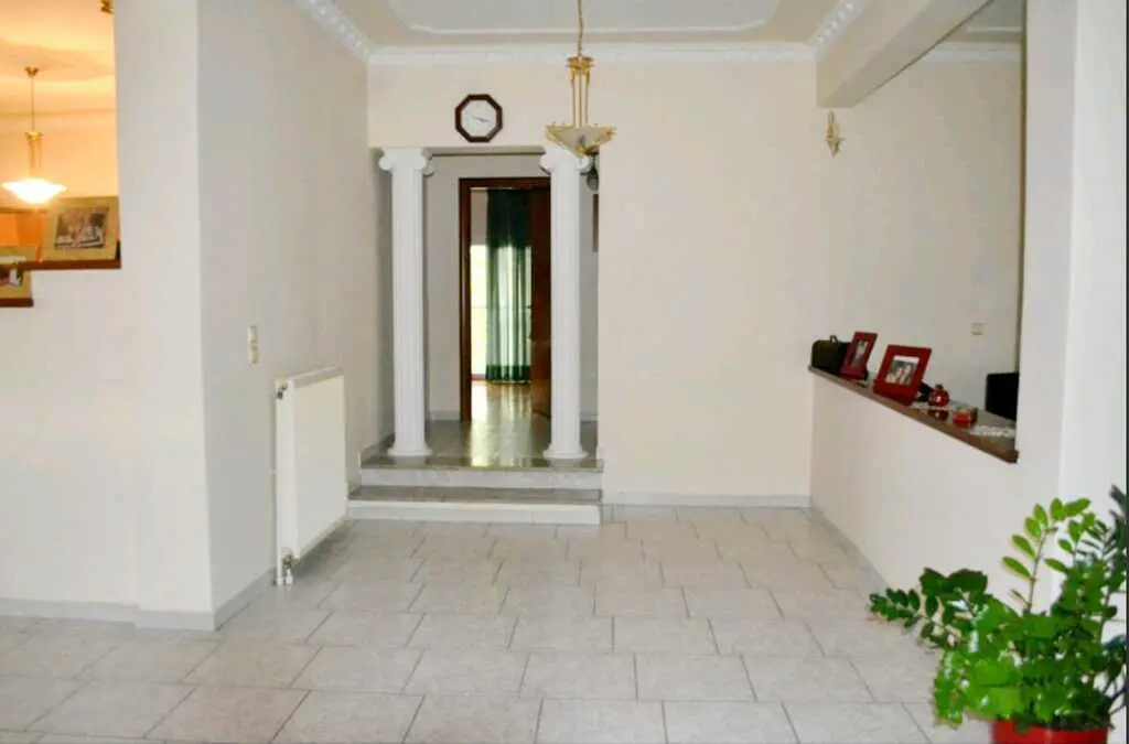 Detached House Of 378 M² With Olympic Coast In Olympic Coast