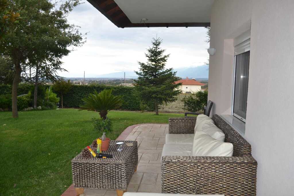 Detached House Of 378 M² With Olympic Coast In Olympic Coast