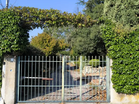 3-bedroom Detached House In Katerini, Greece (378 M²)