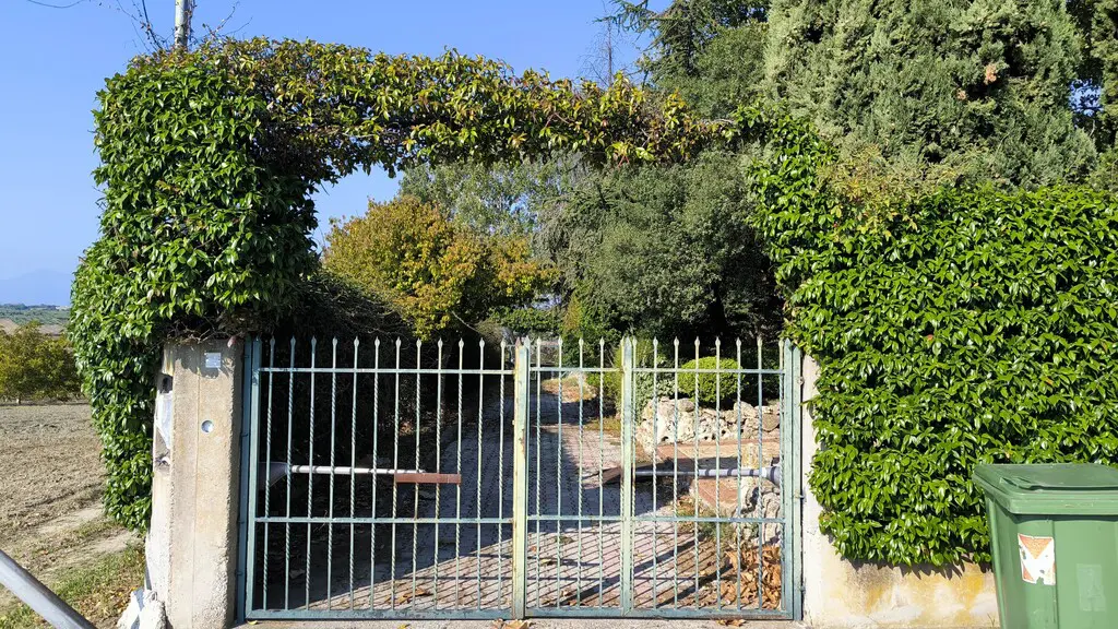 Detached House Of 378 M² With Olympic Coast In Olympic Coast
