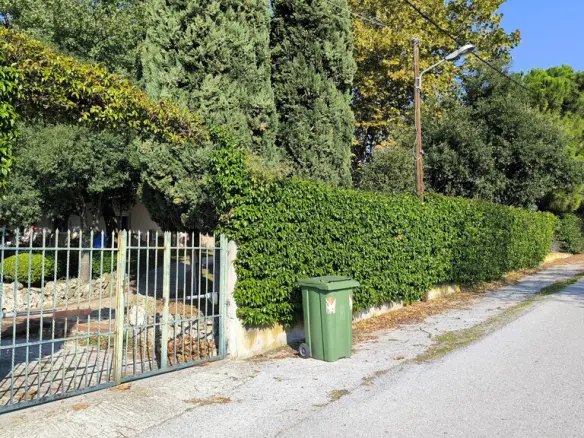 3-bedroom Detached House In Katerini, Greece (378 M²)