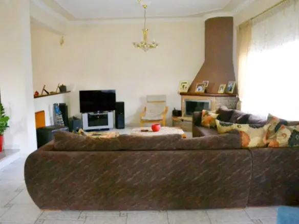 3-bedroom Detached House In Katerini, Greece (378 M²)