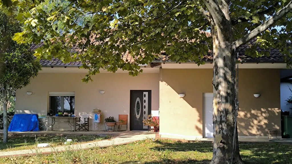 Detached House Of 378 M² With Olympic Coast In Olympic Coast