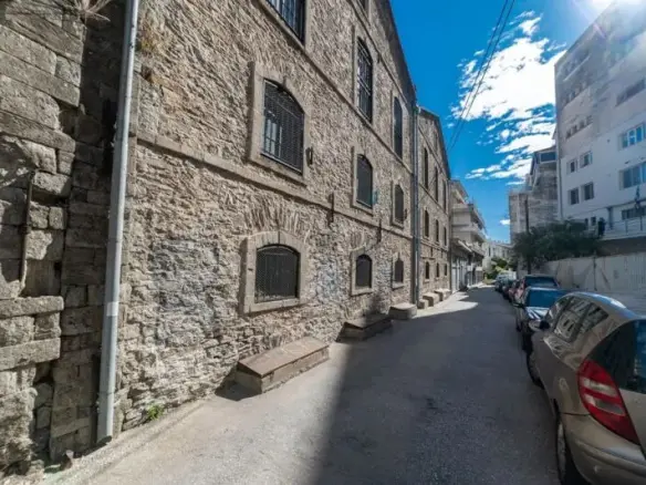 Building In Kavala, Greece (830 M²)