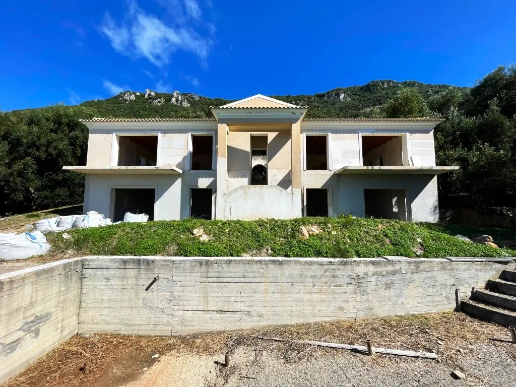 Villa Of 290 M² In Corfu