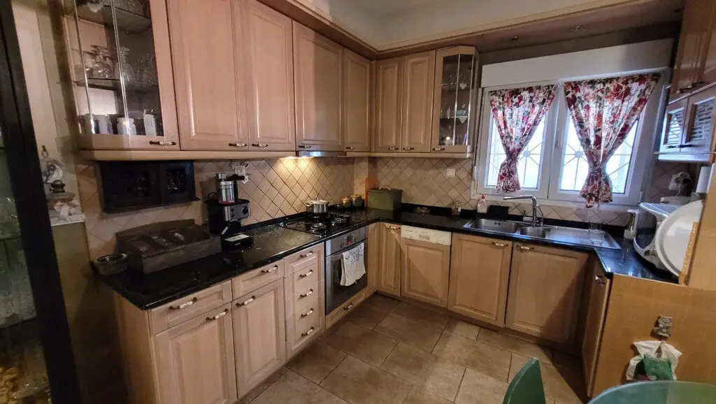 Maisonette Of 192 M² In The Suburbs Of Thessaloniki