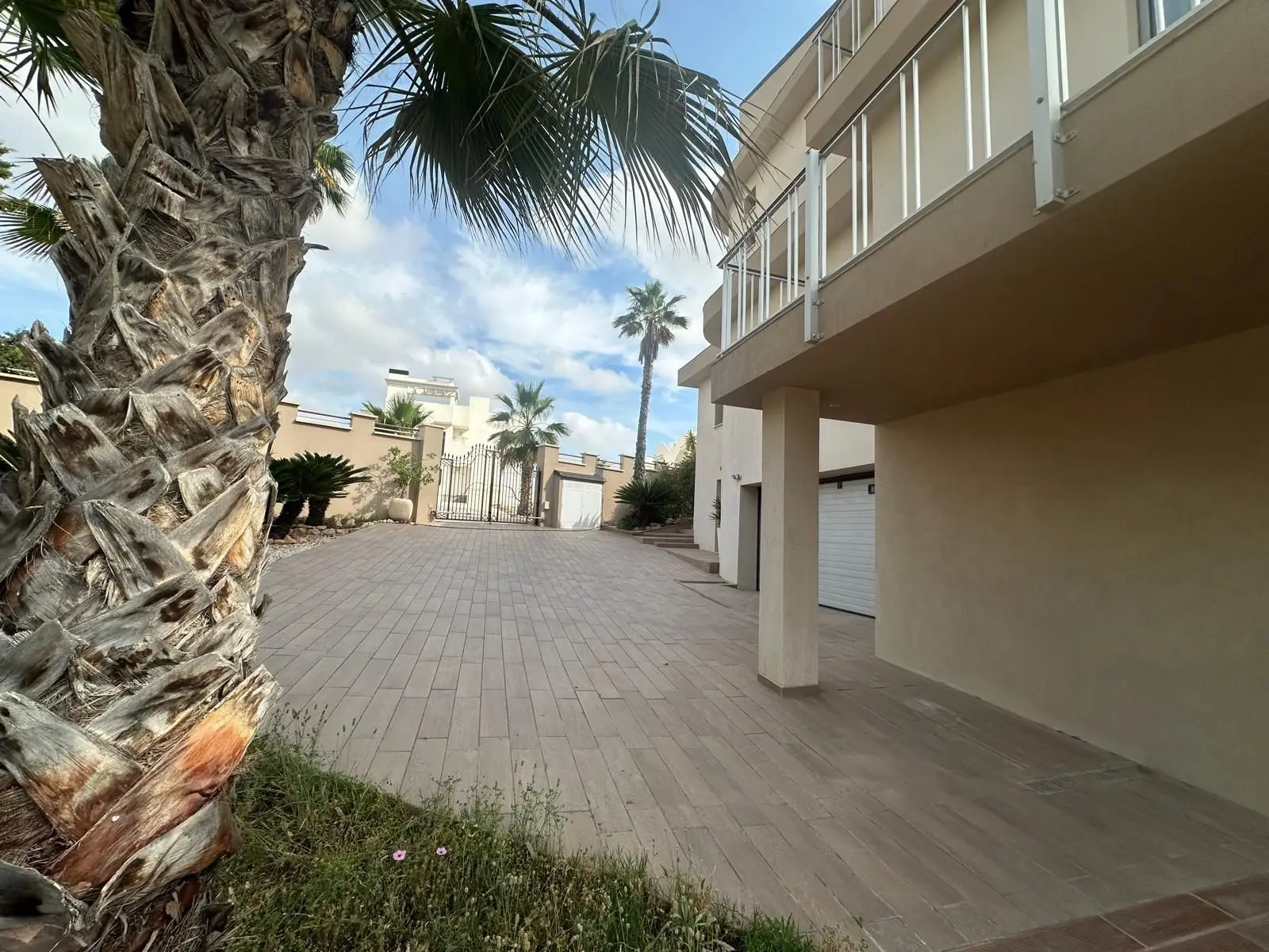Villa Of 425 M² In Rojales, Spain