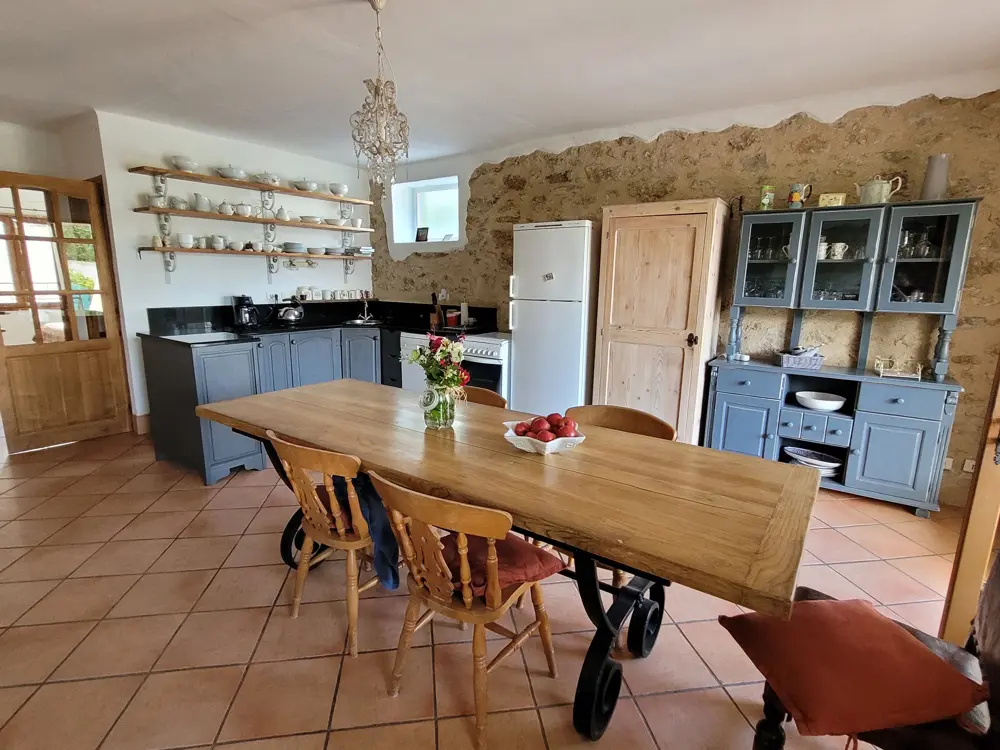 House Of 250 M² In Saint Genies De Fontedit