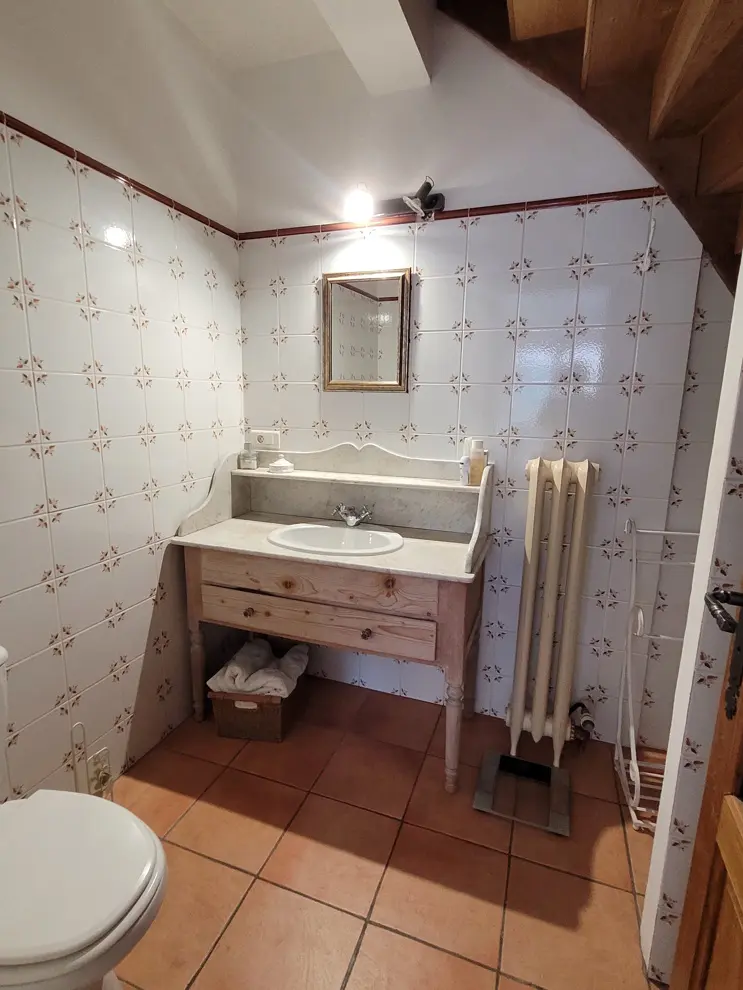 House Of 250 M² In Saint Genies De Fontedit