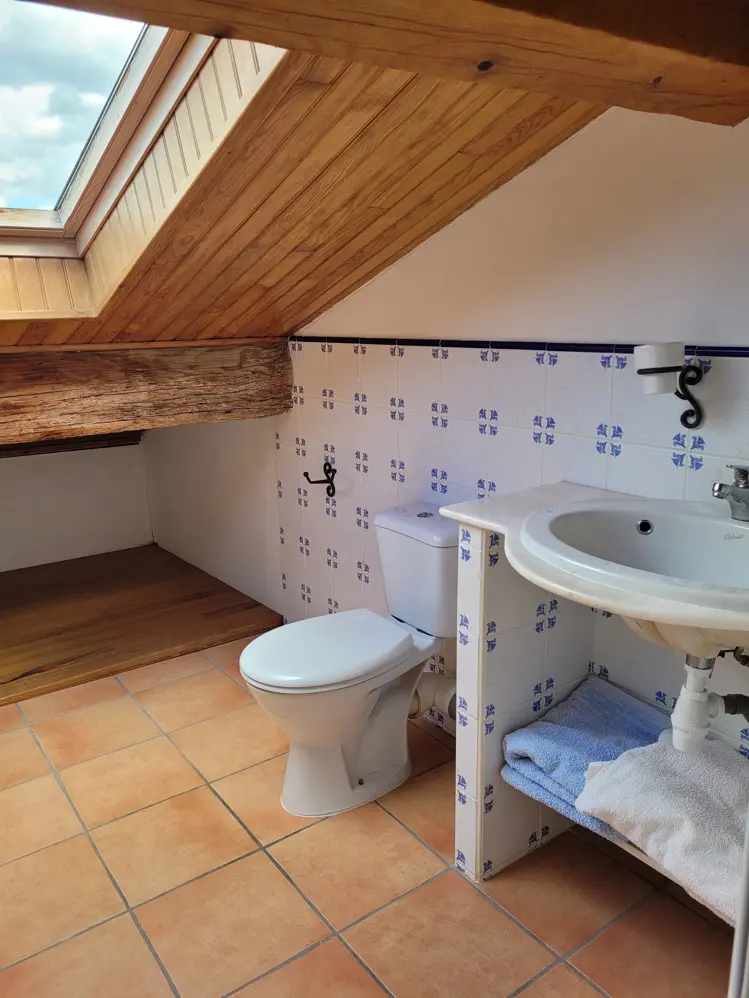 House Of 250 M² In Saint Genies De Fontedit