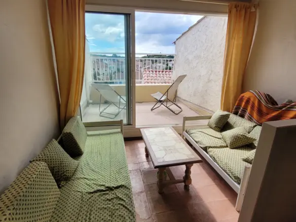 3-bedroom House In Saint Genies De Fontedit, France (80 M²)