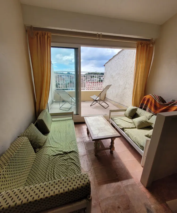 3-bedroom House In Saint Genies De Fontedit, France (80 M²)