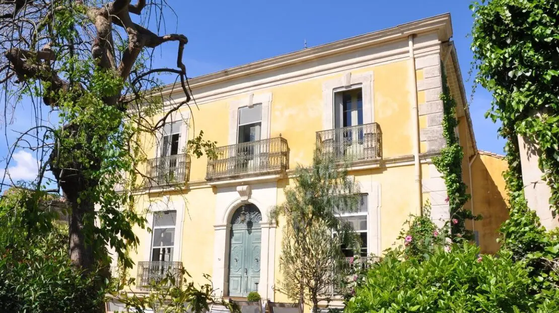 House Of 430 M² In Thezan Les Beziers