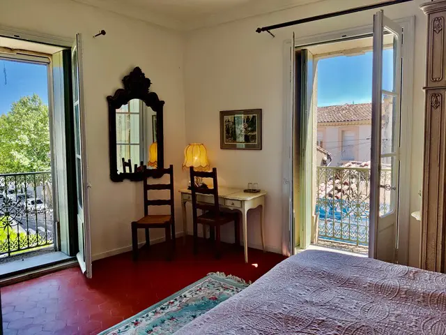 House Of 430 M² In Thezan Les Beziers