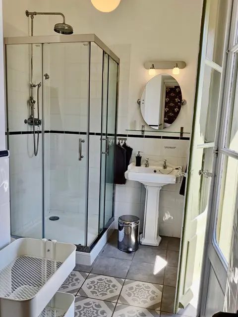 House Of 430 M² In Thezan Les Beziers