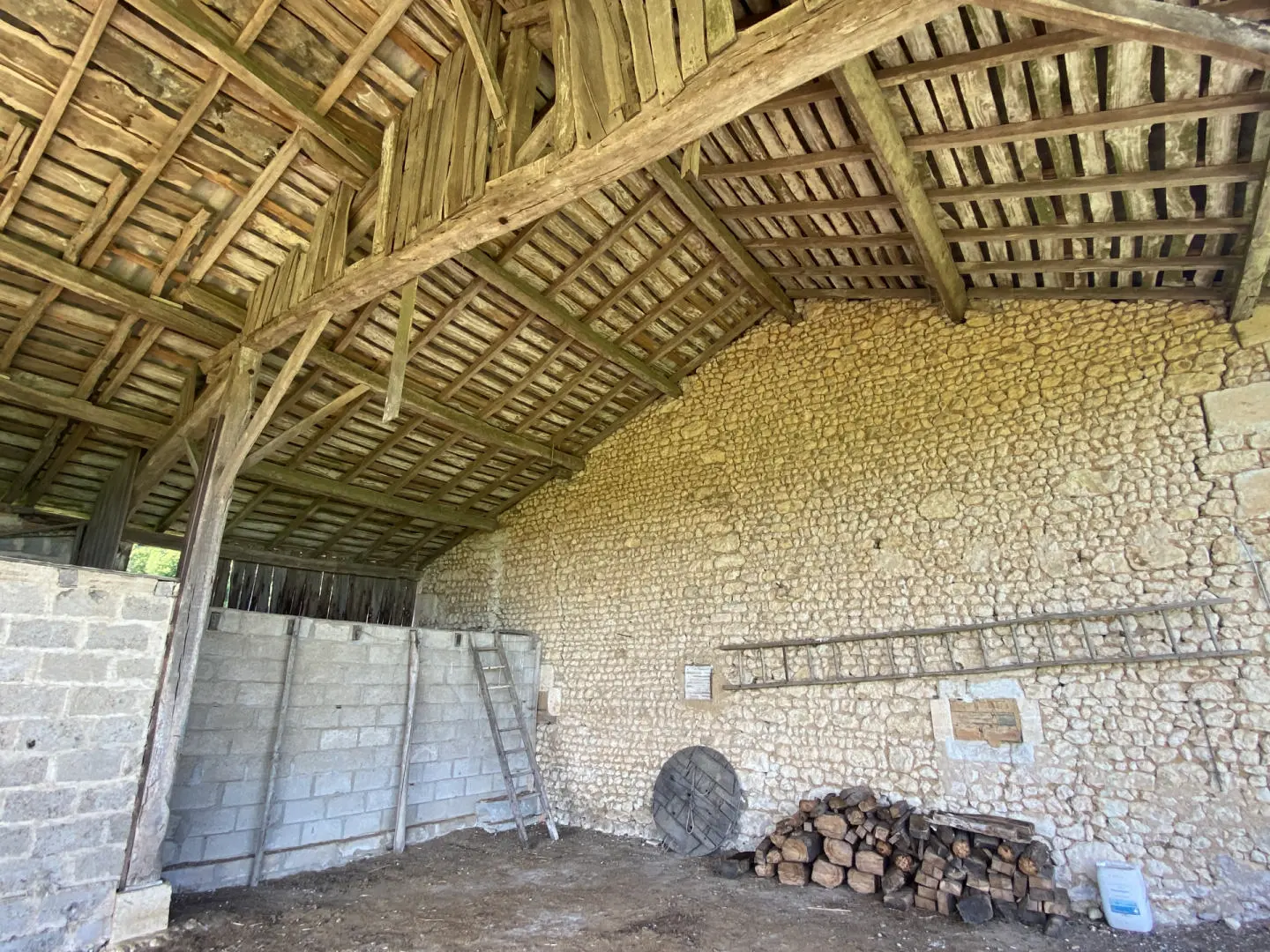 Single-story Country House Of 140 M² With Outbuildings In Bors-de-montmoreau
