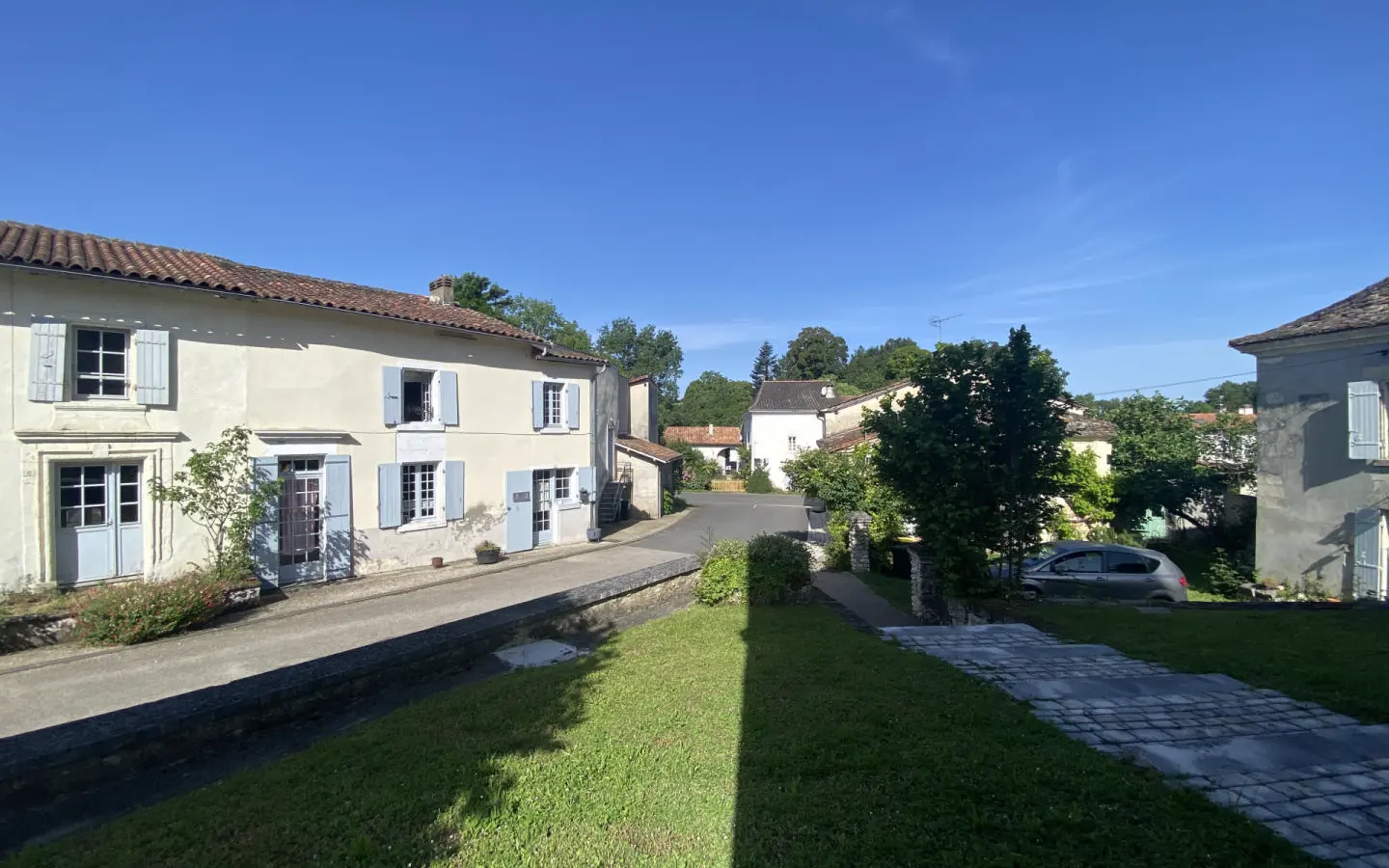 4-bedroom Village House In Rioux-martin, France (136 M²)