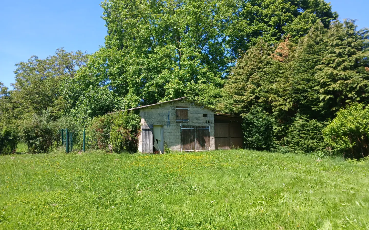 3-bedroom House In Saint-priest-les-fougeres, France (154 M²)
