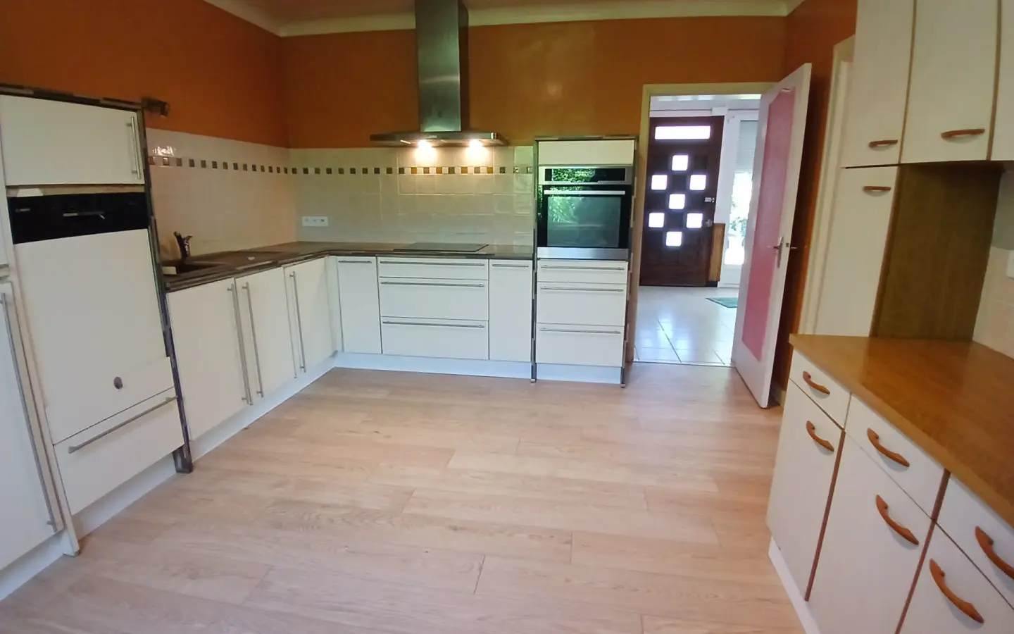 3-bedroom House In Saint-priest-les-fougeres, France (154 M²)