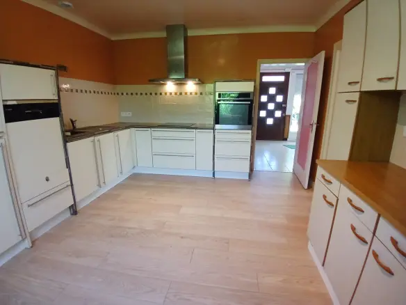 3-bedroom House In Saint-priest-les-fougeres, France (154 M²)