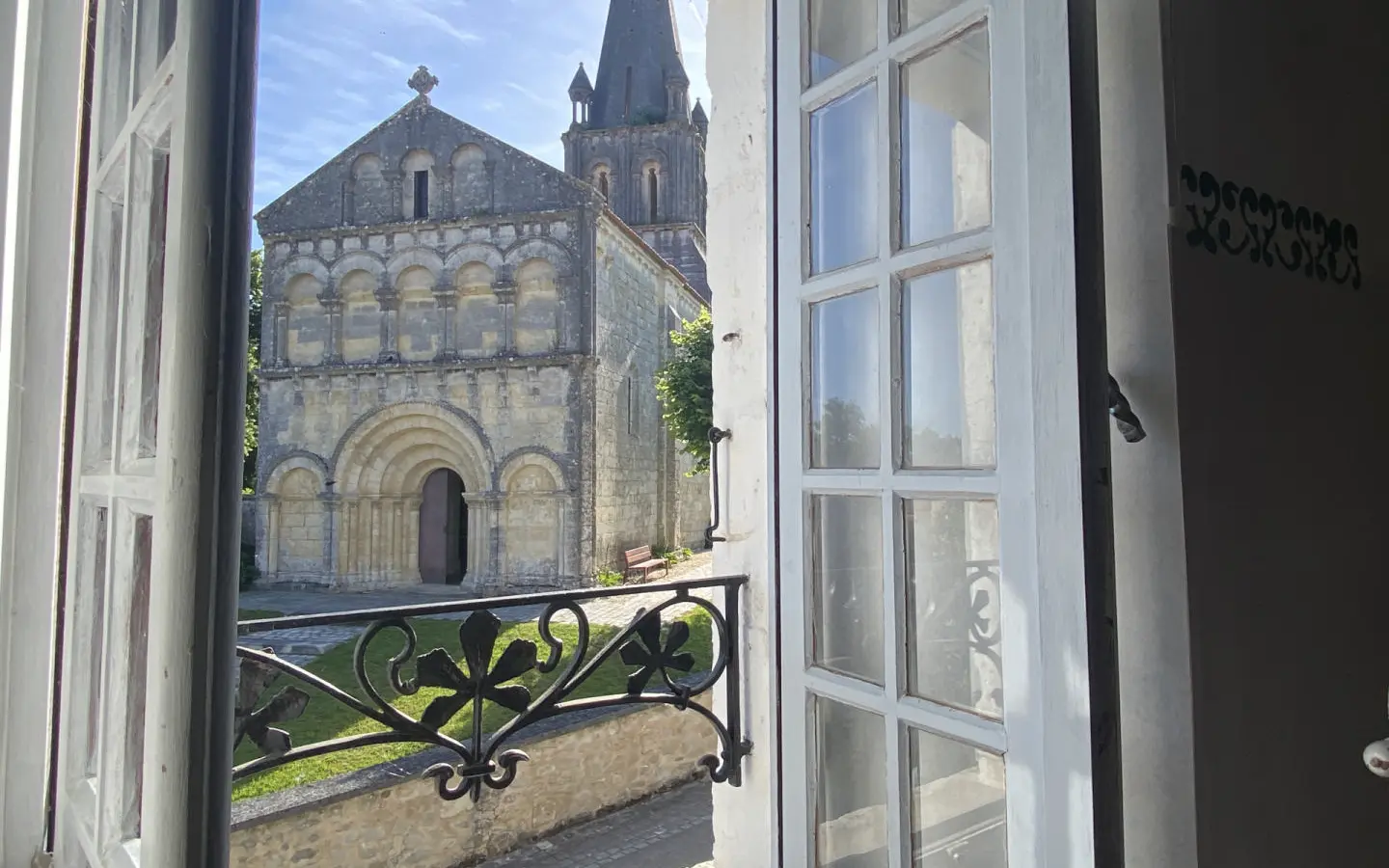 4-bedroom Village House In Rioux-martin, France (136 M²)
