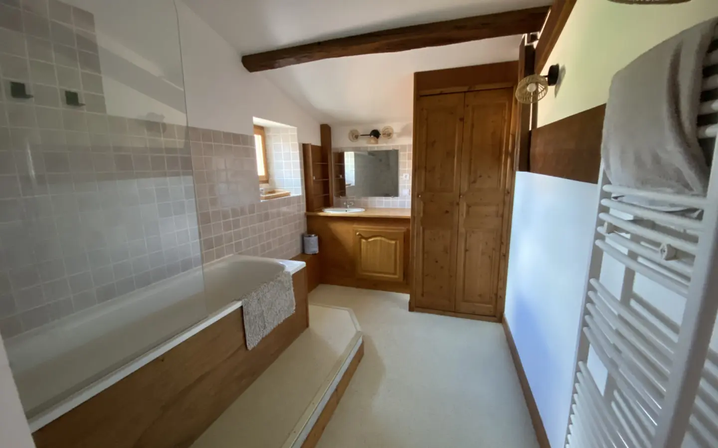 4-bedroom House In Laprade, France (154 M²)