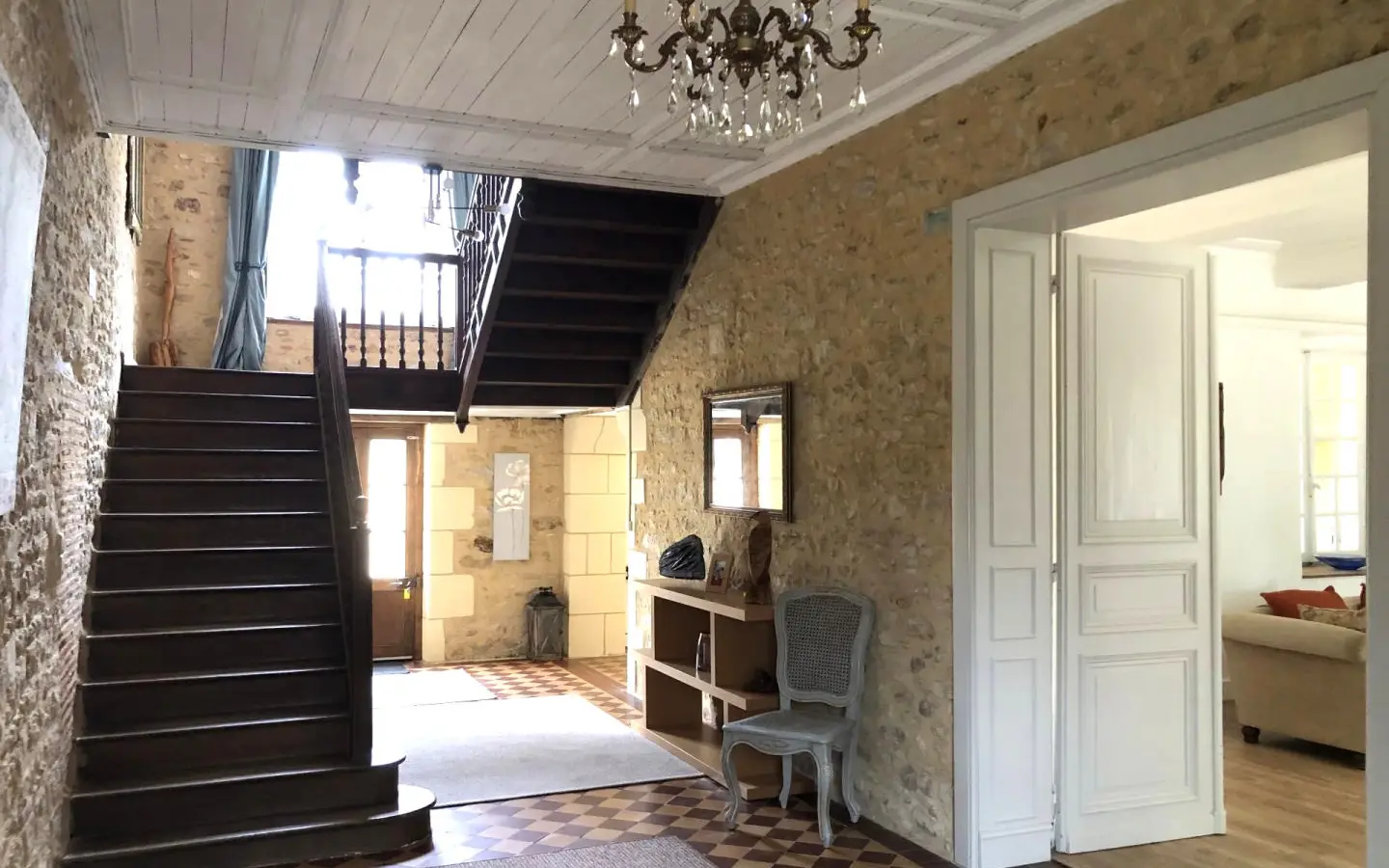 5-bedroom Manor House In Pressac, France (299 M²)