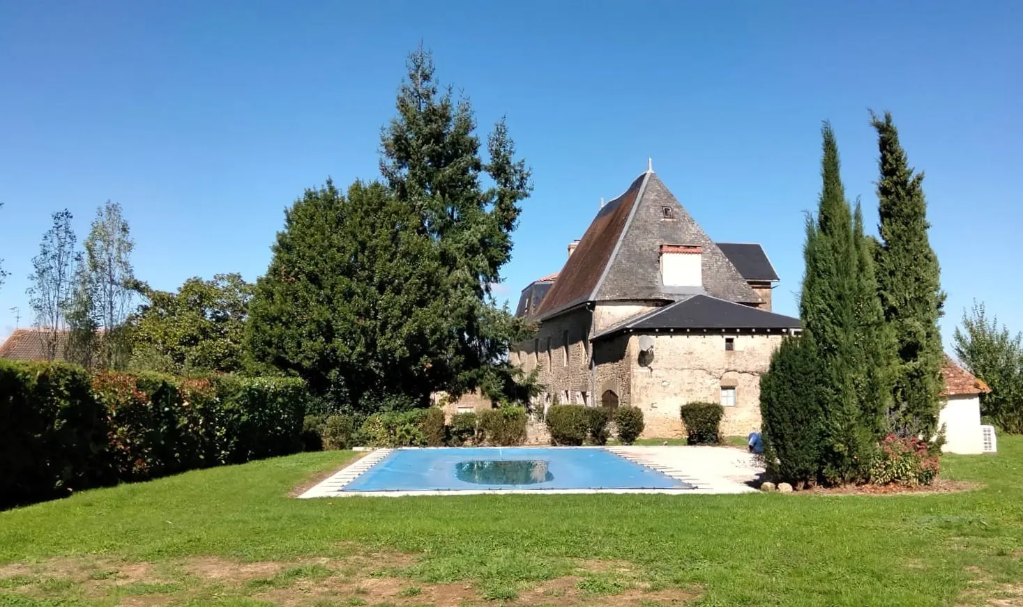 Manor House Of 0 M² With Pool, Barn In Vienne