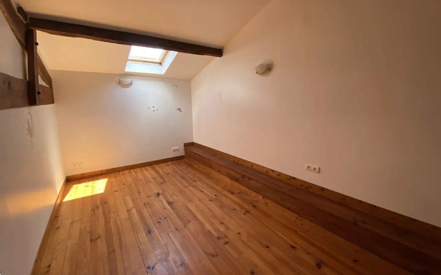 4-bedroom House In Laprade, France (154 M²)