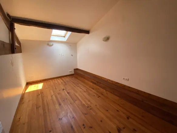 4-bedroom House In Laprade, France (154 M²)