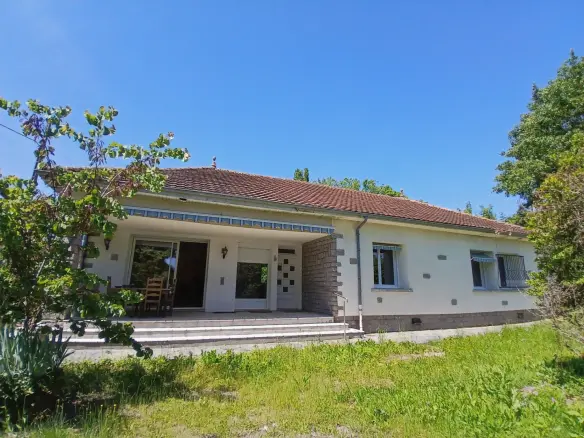 House Of 3 Bedrooms With An Acre Of Land In Dordogne