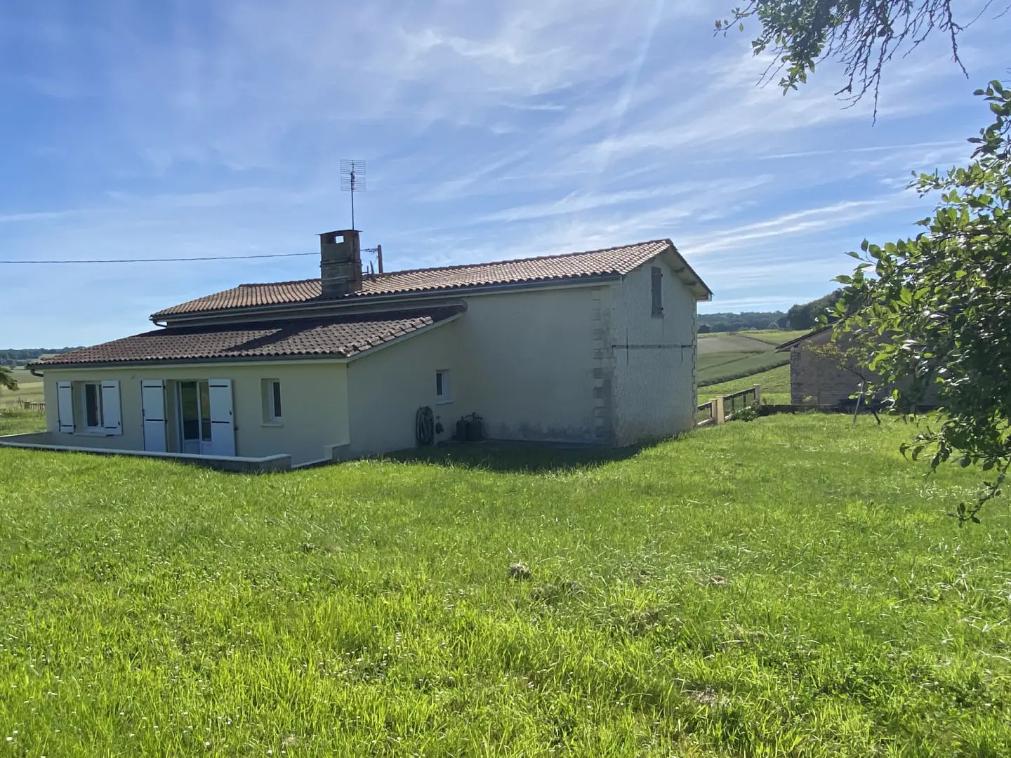 Single-story Country House Of 140 M² With Outbuildings In Bors-de-montmoreau
