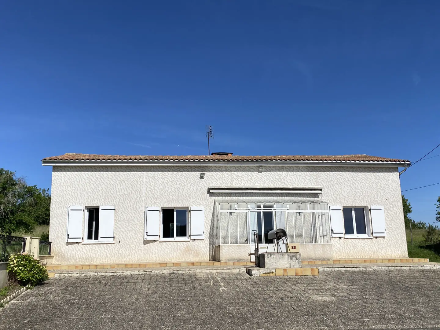 Single-story Country House Of 140 M² With Outbuildings In Bors-de-montmoreau