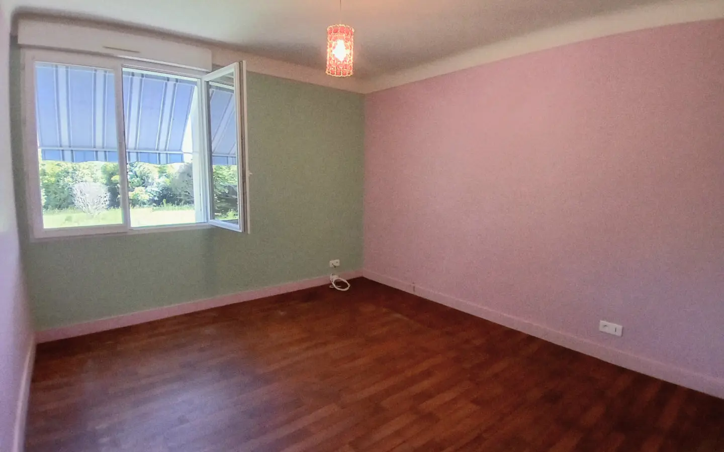 3-bedroom House In Saint-priest-les-fougeres, France (154 M²)