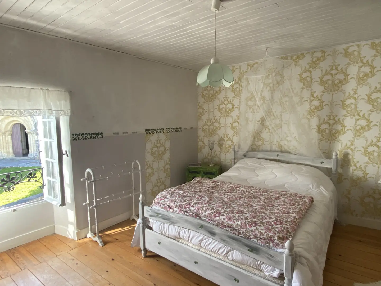 House Of 150 M² With Church View In Chalais