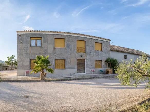 Country House Of 1018 M² In Monòver, Spain
