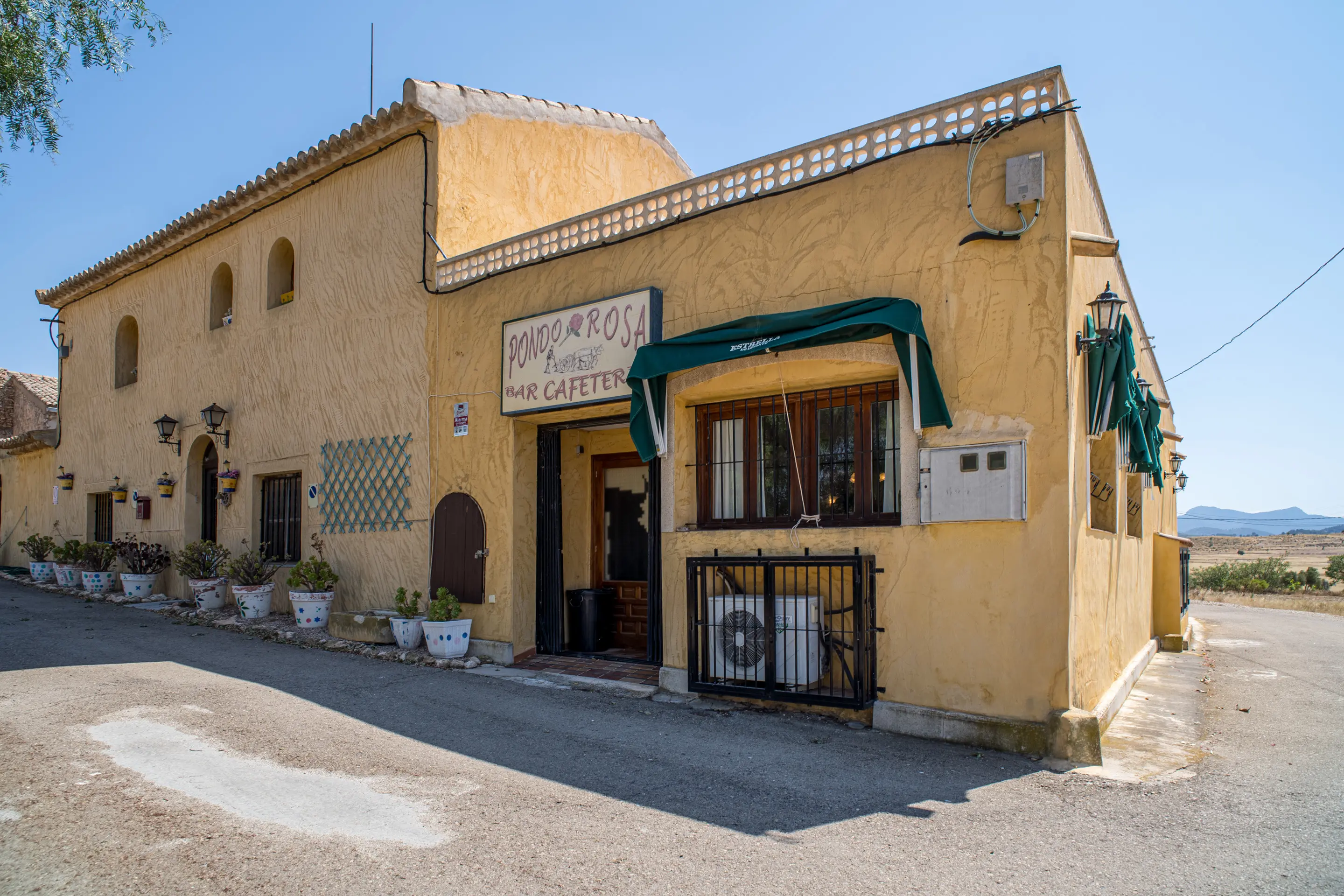 Detached Villa Of 427 M² With Garden In Pinoso