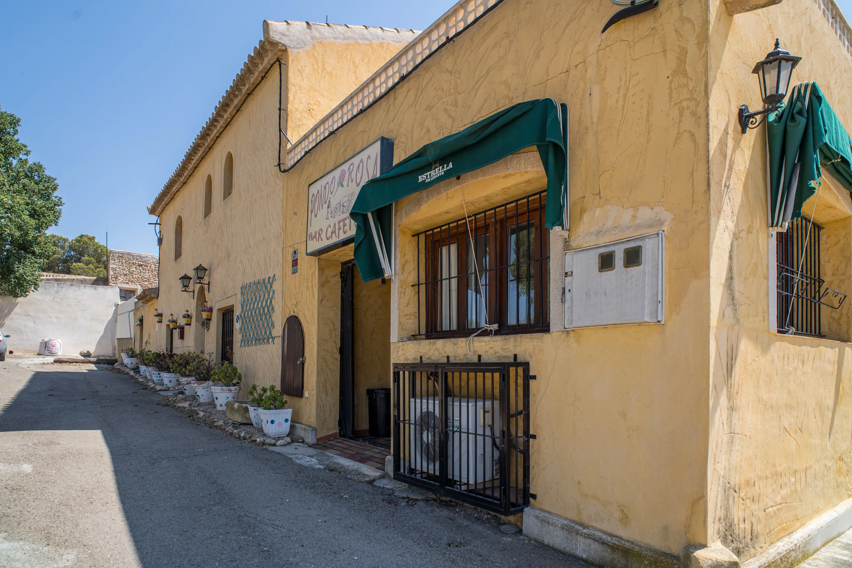 Detached Villa Of 427 M² With Garden In Pinoso