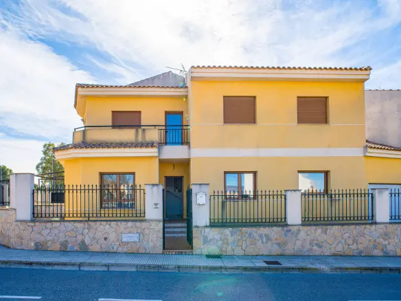 Townhouse Of 156 M² In Pinoso, Spain